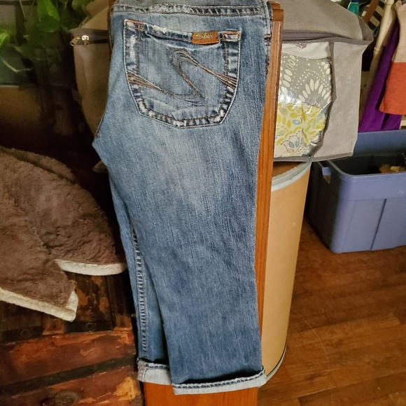 Silver capris - Picture 3 of 3